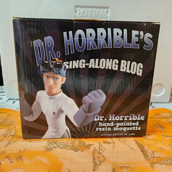Dr. Horrible's Sing-Along Blog Hand-Painted Resin Maquette Statue #146/1000 - Picture 14 of 16